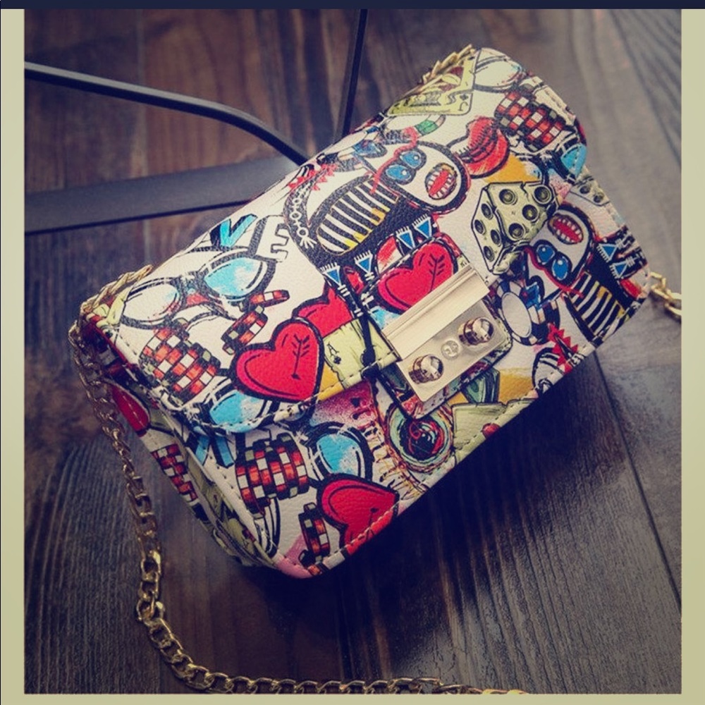 Jasper Graphic Handbag w/ Gold Chain